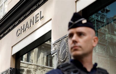 chanel store robbed paris|Chanel watch shop Paris.